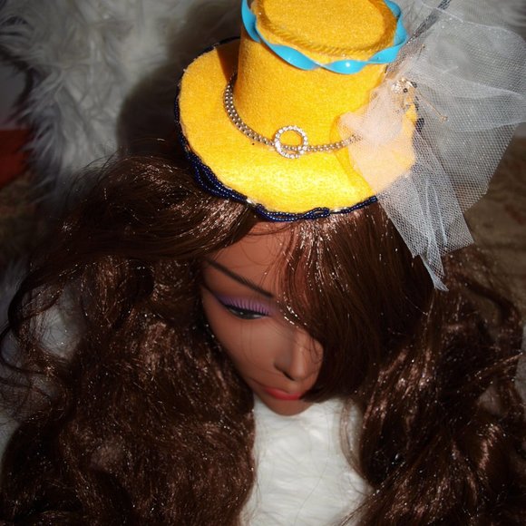 Grandma&Me Medium Yellow with Blue Hat HANDMADE - Picture 6 of 10